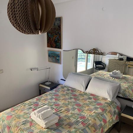 Vintage 70S Flat Apartamento Atenas Exterior foto